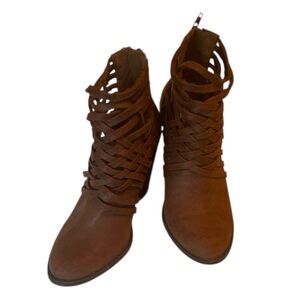 Fergalicious by Fergie Women's Brown Strappy Ankle Boots Size 8.5 Zip Back EUC